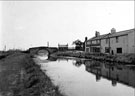 View: c03681 Ellesmere Port: Shropshire Union Canal and Canal Tavern 	